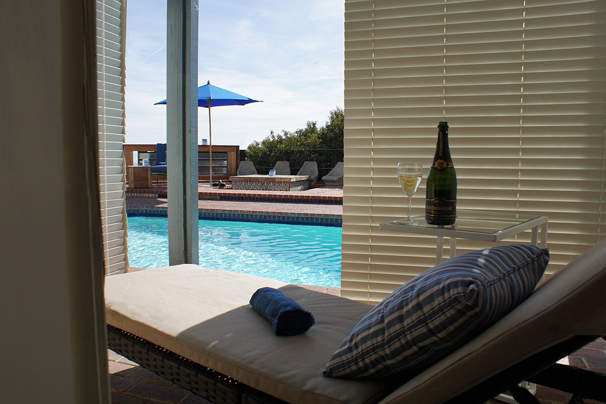 Read more about the article IV Oasis – Hollywood Hills – Poolside Spa